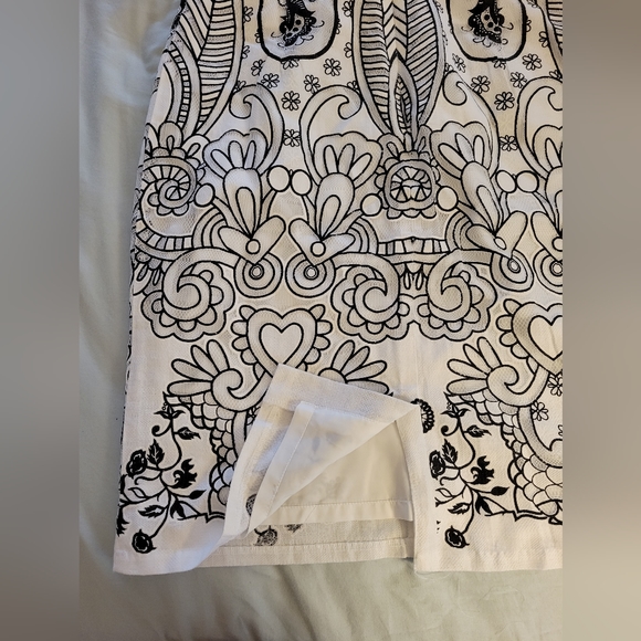 One of a kind white and black skirt - Picture 5 of 6